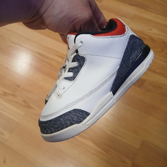 Jordan 3 Retro Fire Red Denim Lifestyle/Toddler Shoes Size 10C Unisex - Picture 6 of 12